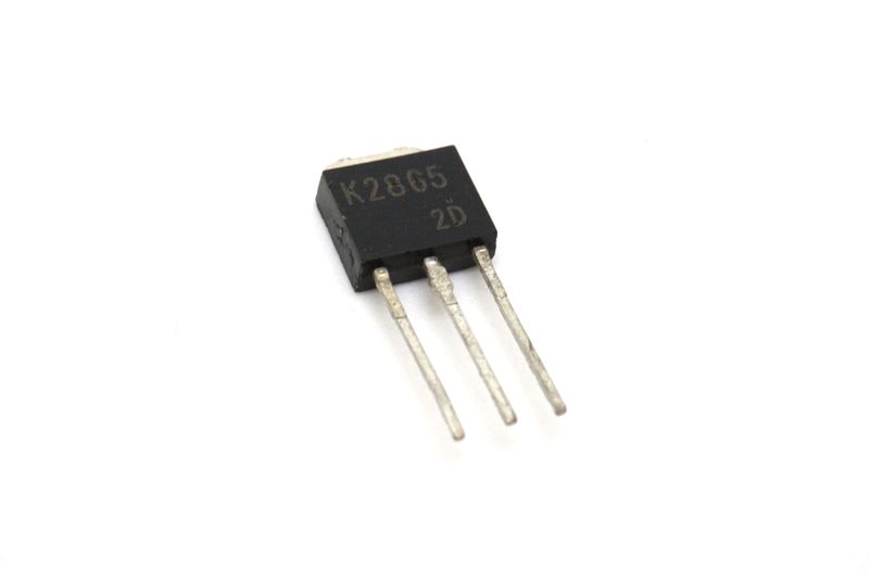 картинка Транзистор 2SK2865 TO-251 N-канал | ВсеКомпоненты.ру