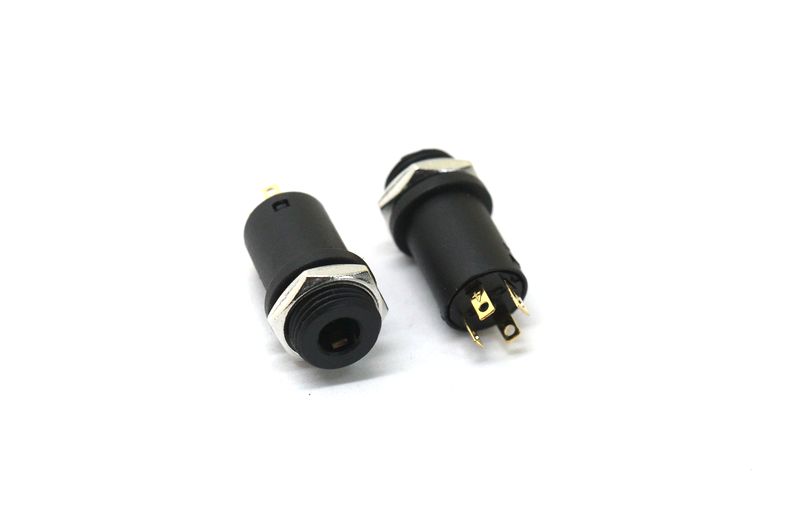 картинка Гнездо 3,5 стерео на панель (4 контакта) | ВсеКомпоненты.ру